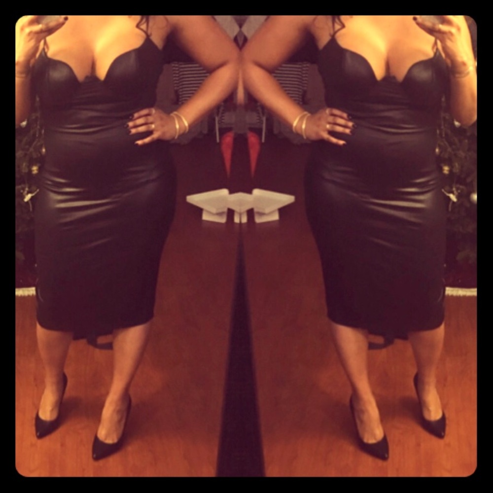 Black body fitting dress